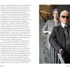 RECHTS: Karl Lagerfeld hinter den Kulissen der Herbst-/Winter-Schau 2014-2015, in schwarzem Anzug und weißem Hemd.