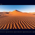 03 März. Der Kalender zeigt eine Dünenlandschaft im Namib-Naukluft-Nationalpark, Namibia.