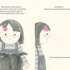 „Mein Gesicht ist nicht mehr rot.“ „Ich nenne es Toto..." Zwei Kinder mit schwarzen Haaren; eins mit pinkem Fleck auf Stirn.