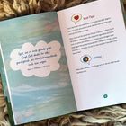 Links: „Egal, wie es euch gerade geht...“. Rechts: Rot-weißes Herz-Logo, „Mut-Tipp“, Hinweis zu Dankbarkeit, „Aktion“ mit Aufgabe.