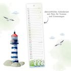 Kalenderblatt für Juni, Tage in Spalten. Links unten ein Leuchtturm, rechts ein Vogel im Flug, Wolken im Hintergrund.