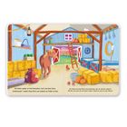 Die Fohlen spielen im Stall Verstecken. "Schlafenszeit!", wiehert Papa Pferd und entdeckt ein Fohlen im Heu. Illustrationen mit Pferden, Heuballen, Kürbissen und Hühnern in einem Stall.