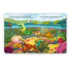 Texts: "Im Warmen sucht sie weiter..." und "Hilf der kleinen Schildkröte...". Illustration von Meeresbewohnern in bunten Korallen.