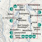 „KOMPASS“ in einem Logo oben links. Zwei Hände zeigen auf eine auf einem Tisch ausgebreitete Landkarte.
