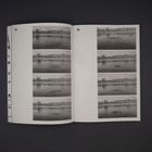 Seitenzahlen 14 und 15. Sechs schwarz-weiße Fotos eines Sees, auf dem Wasseroberfläche Wellen sichtbar sind.