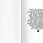 Zitat von André Odermatt über Kunst im öffentlichen Raum und ihre Eigenschaften. Schwarzer Text auf weißem Hintergrund.
