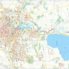 Görlitz Zgorzelec Stadtplan. Farbig illustrierte Karte mit Straßen, Flüssen, einem See und geografischen Details.