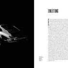 EINLEITUNG

Links ein klassischer Porsche 911 in Schwarz-Weiß. Rechts der Text über Porsche und seine Geschichte.
