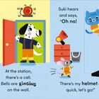 Texte: OFFICE, At the station, there’s a call. Bells are RINGING on the wall. Suki hears and says, “Oh no!” There’s my helmet—quick, let’s go!”  
Illustration: Tiere in Feuerwehrkleidung bereiten sich auf einen Einsatz vor.