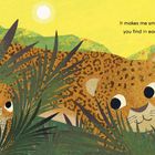 "It makes me smile to see the joy you find in each new day..." Zwei niedliche Leoparden zwischen Pflanzen unter der Sonne.