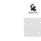 Kapitel 4, mit einem floralen Symbol. Text über einen Segellehrer und das Resort im Sandcastle. Seitenzahl 47.