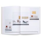 "Ausstellungsansicht 1955, Kunst-Werke Museum. Abbildungen von modernen Möbelstücken auf einer Doppelseite."