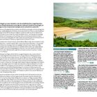 Diese Region von rauer Schönheit... 

Links oben sind drei kleine Bilder, die Strände zeigen.

Rechts ein großes Foto: Strand mit grünen Hügeln im Hintergrund.