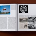 Texte: "Rolex 'Deep Sea Special'", "She smiles down...". Links ein Bild eines U-Boots, rechts runde Maschine, unten historische Anzeige.