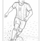 "9" auf Trikot und Hose. Fußballer in Aktion, nach rechts laufend, ein Ball am Fuß, Linienzeichnung.