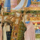 Illustration von mehreren Heiligen in prächtigen Gewändern, mit goldverzierten Heiligenscheinen, vor einem dekorierten Thron.