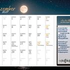 Kalender für Dezember 2027, Hintergrund mit Vollmond über Wasser, Gedicht "An den Mond" von Johann Wolfgang von Goethe.