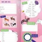 Textfelder mit persönlichen Infos, Vorlieben, Fragen zu Charaktereigenschaften und Hobbys. Pferdeillustrationen. Pastellfarbener Hintergrund.
