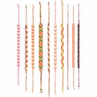 Zehn bunte Freundschaftsarmbänder in verschiedenen Mustern und Farben, hauptsächlich in Rosa, Orange, Gelb und Schwarz.