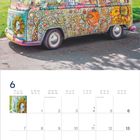 Kalenderblatt für Juni 2027 mit buntem, bemaltem VW-Bus unter einem Baum im Freien.