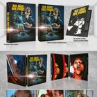 "Die Säge des Todes", Steelcase Edition #3, Cover B. Cover zeigt blutverschmierten Mann mit Säge und Schuber.