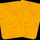 Zwei gelbe Spielkarten mit orangen und pinken, spiralförmigen Mustern.