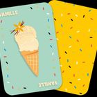 Text: "Vanille". Zwei Karten: eine mit Vanilleeis auf hellblauem Hintergrund, eine gelb mit bunten Streuseln.