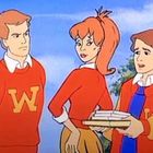 Charaktere in roten College-Jacken. Eine Person trägt ein rotes Oberteil mit einem gelben "W".