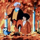 Illustration: Ein alter Mann mit Bart, ein Kind, eine Eule, ein Hahn und eine Schildkröte in einem herbstlichen Wald.