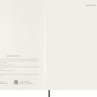 Links Text: "OUR MANIFESTO" über ein Manifest zur Handwerkskunst des Schreibens. Rechts: "MOLESKINE WEEKLY DIARY 2027".