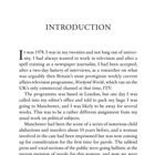 „INTRODUCTION“ steht oben. Eine Erzählung beginnt mit „It was 1978.“ Unten auf der Seite ist die Zahl „1“.
