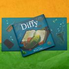 Titel: "Diffy", Autor: Brian Lies. Ein Fisch schwimmt über einem offenen Buch, umgeben von Unterwasserobjekten.