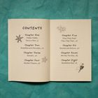 Inhaltsverzeichnis mit acht Kapiteln. Jedes Kapitel hat spielerische Illustrationen von Sternen und Objekten daneben.