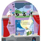 "Oops! Moomintroll dashes on stage but finds himself in the spotlight." Illustration mit Moomintroll auf einer Bühne.