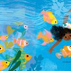 "Fish in the sea, you know how I feel..." Ein Kind schwimmt glücklich im blauen Wasser, umgeben von bunten Fischen.