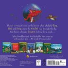 Text: "There's not much room on the broom when a helpful dog, bird and frog join in the witch’s ride through the sky." Illustration eines roten Drachens und einer Eule. Unten Buchcover aufgereiht.