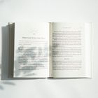 Seite 78–79, links: Kapitel 33 "When God Writes Your Story", Zitat aus Jeremia 29:11, rechts: Text über Wunder und Gebet.