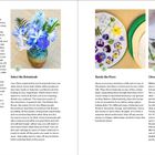 1. "Select the Botanicals"  
2. "Ready the Press"  
3. "Close the Press and Zap"  

Links: Blumen in einer Vase, rechts: Vorbereitung für das Pressen von Blüten.