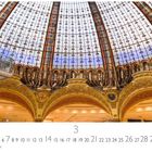 „Paris, Galerie Lafayette“ oben links; „3“ in der Mitte; Kalender vom 1. bis 31. unten; Glasdach mit ornamentalem Design.