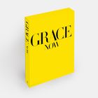 „GRACE NOW“ steht fett auf einem leuchtend gelben Buchcover. Links „PHAIDON“.