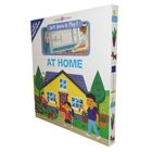 „Let's Learn & Play! AT HOME“, Illustration eines gelben Hauses mit Kindern und Hund im Garten.