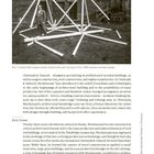 Fig. 1: Konrad Wachsmann steht in einem Modell eines modularen Flugzeughangars der USAF. Text über Wachsmanns Karriere.