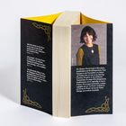 Auf der Rückseite eines Buches stehen Zitate, gefolgt von einem Autorenporträt und Informationen zu Dr. Eleanor Barraclough.