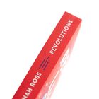 Rote Kante eines Buches mit weißem Text: "HANNAH ROSS REVOLUTIONS".