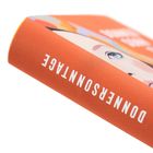 Text: "DONNERSONNTAGE". Orangefarbenes Buchcover mit einem stilisierten Gesicht.