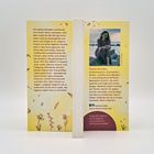 Links: Eine Frau wird von ihrem Mann verlassen, trifft Senioren und lernt Lebenslektionen. Rechts: Tessa Randau, Buchautorin.