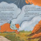 Text über Bärlock im Wald bei Regen. Rechts ein großer Baum mit Höhle. Illustration mit einem laufenden Bären.