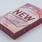 „Lilly Lucas – New Memories“, „Roman“, „SPIEGEL Bestseller-Autorin“. Buchcover in sanften Rosa- und Lilatönen.