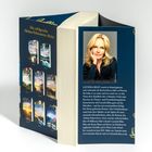 Die erfolgreiche "Sieben-Schwestern"-Reihe. Beschreibung von Lucinda Rileys Leben und Karriere. Cover der Buchreihe.