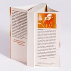 Eine Buchrückseite mit Text über Tim Pröse und ein Zitat: „Das Glück kehrt irgendwann zurück. Langsam tritt man wieder ins Licht.“